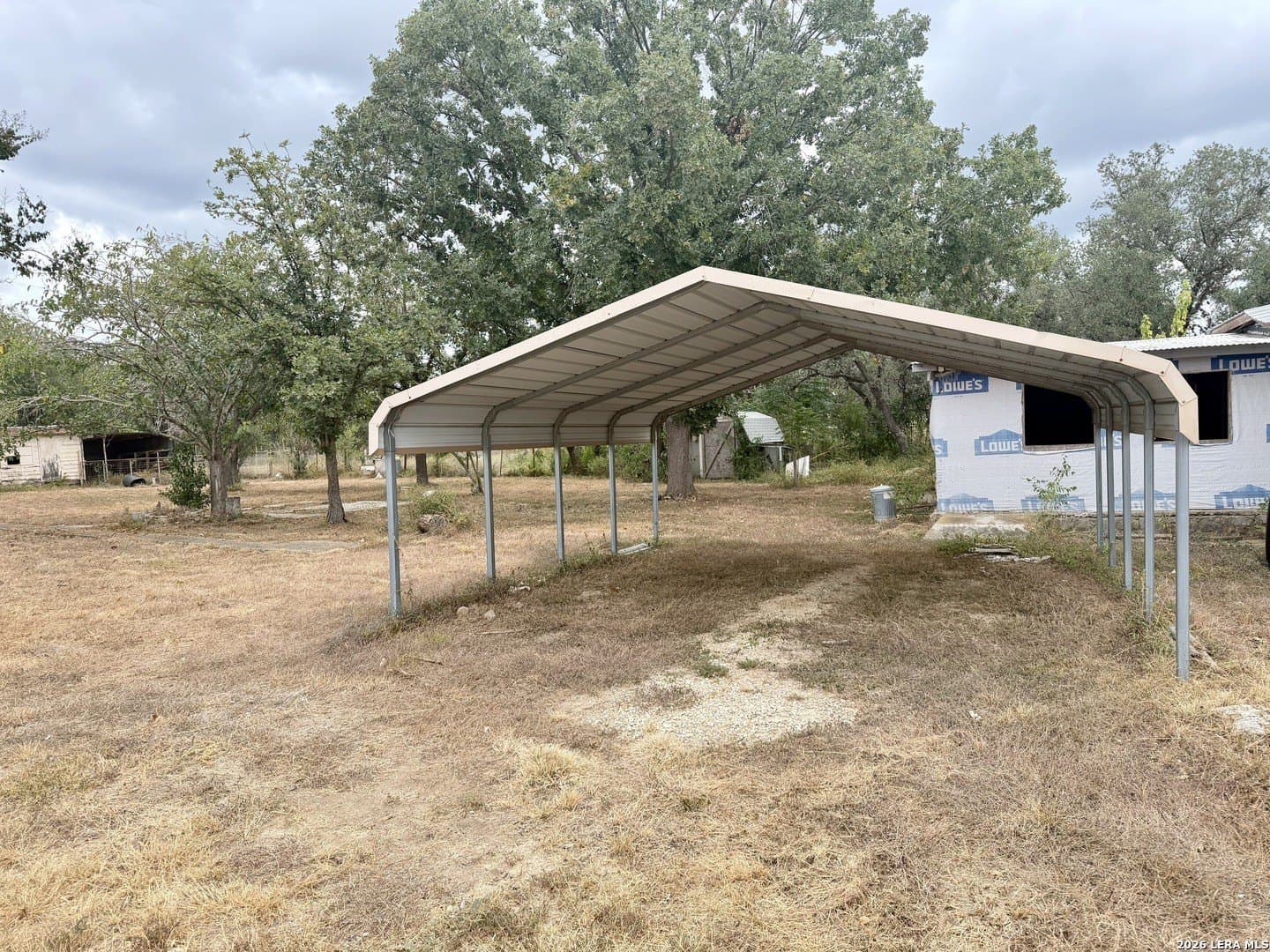1.38 acres in Bandera County - photo 3