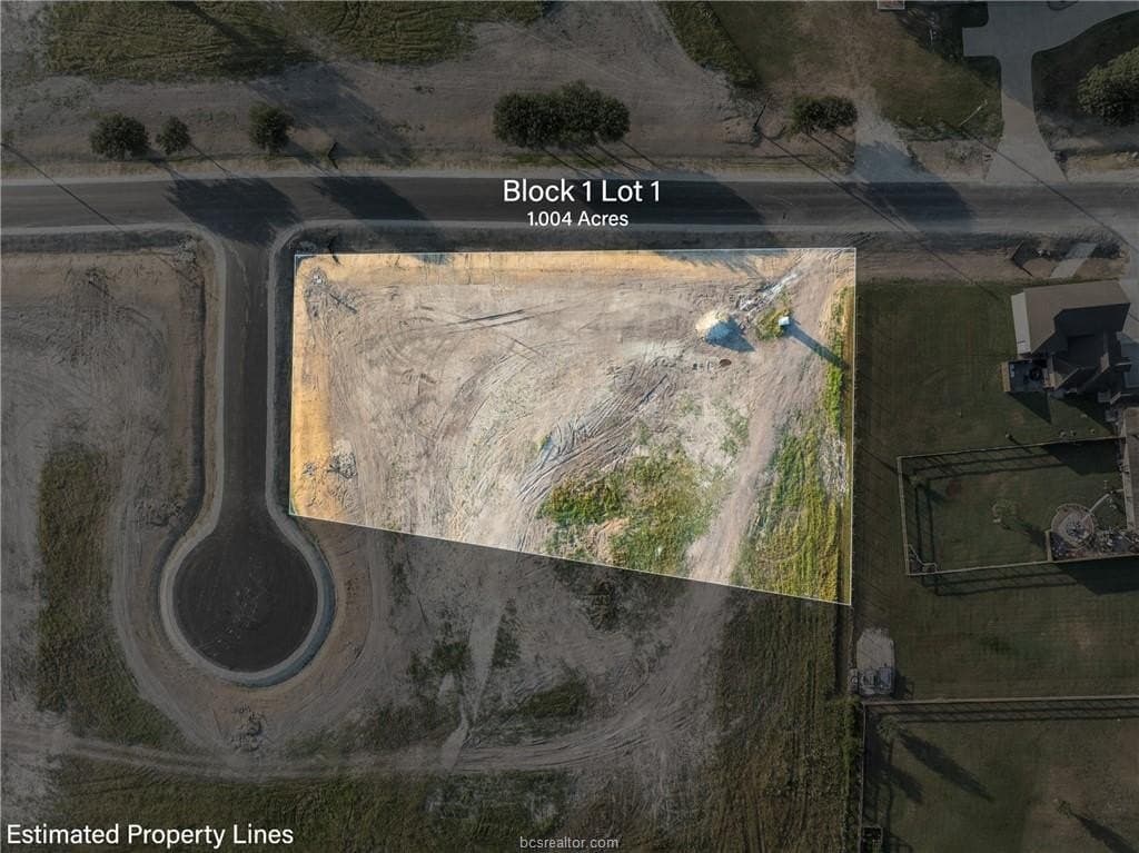 1 acres in Brazos County gallery image 3