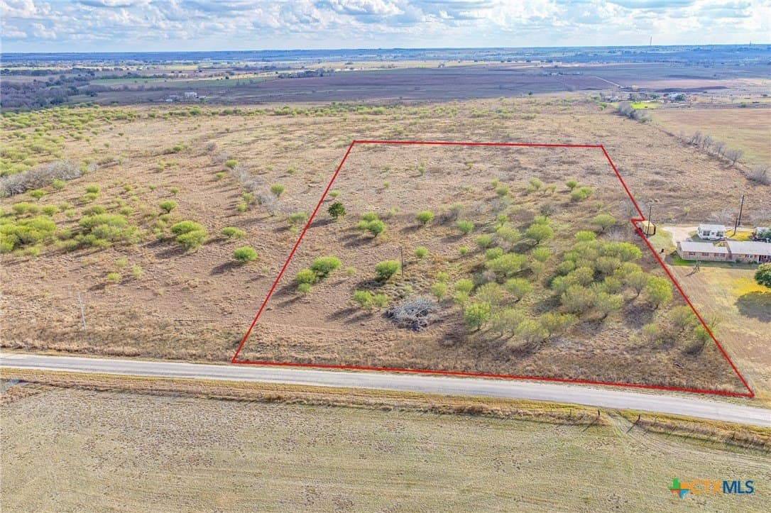 7.5 acres in Lavaca County