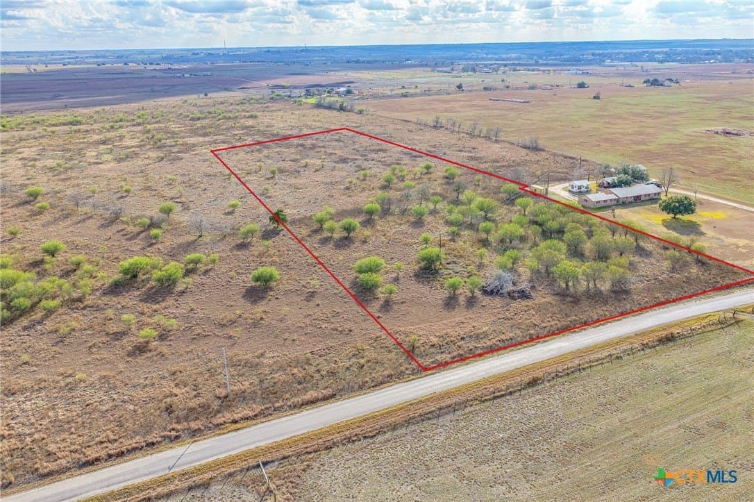 7.5 acres in Lavaca County gallery image 3