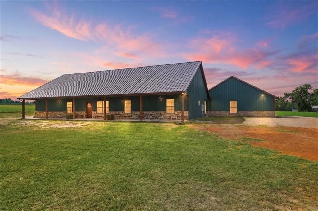 10 acres in Upshur County