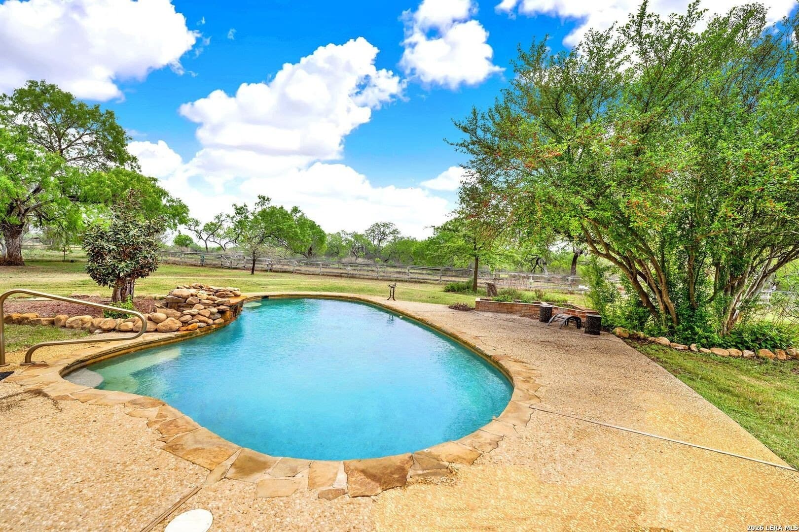 16.33 acres in Bexar County - photo 3