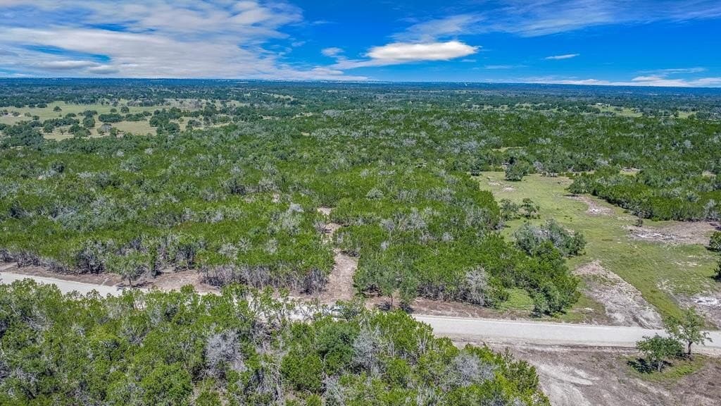 10.5 acres in Gillespie County