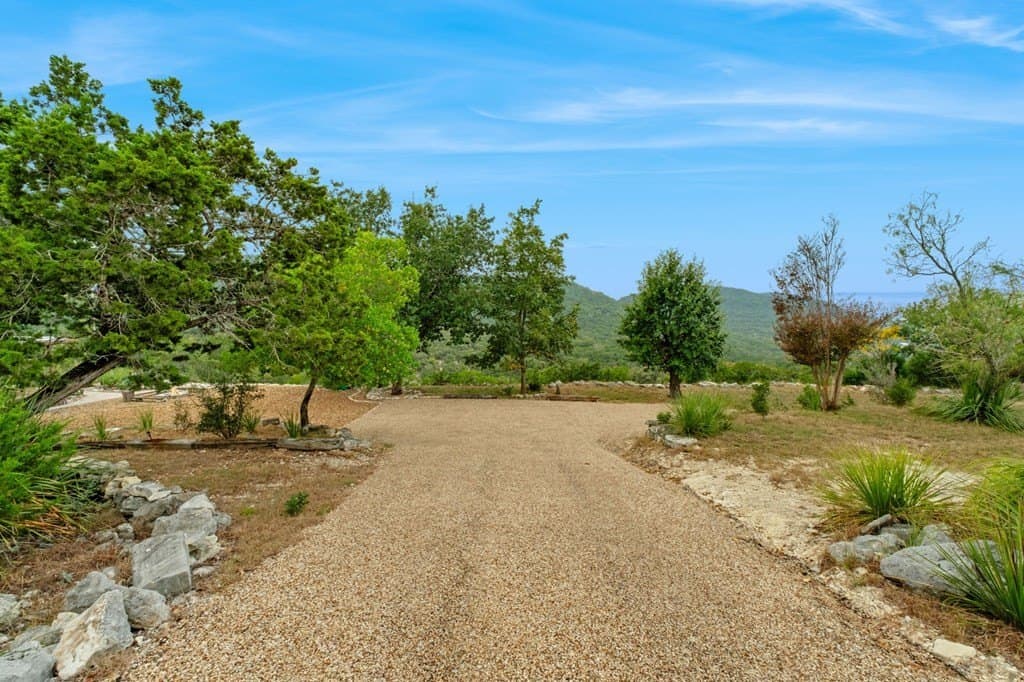 30.43 acres in Bandera County gallery image 3