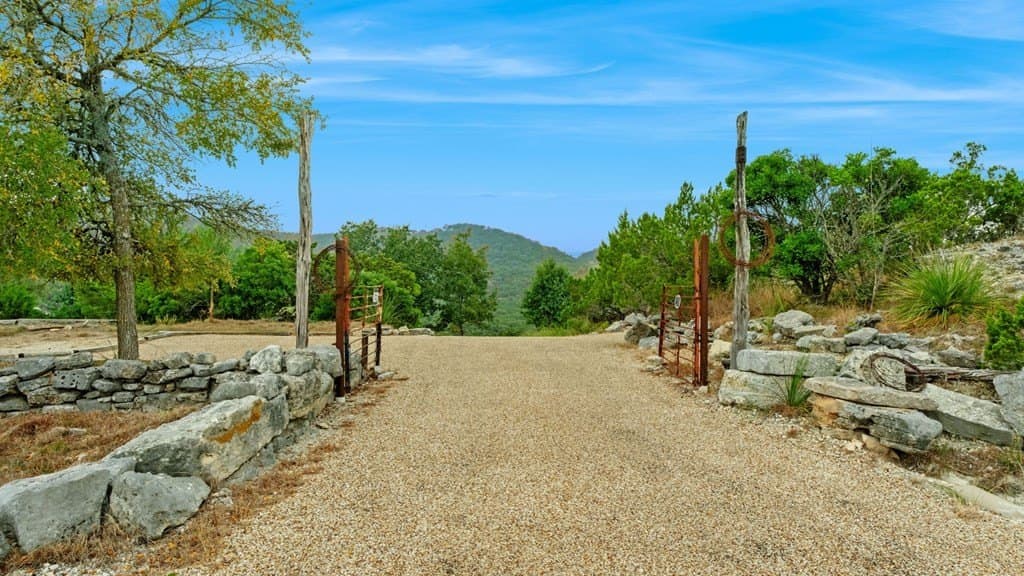 30.43 acres in Bandera County gallery image 2