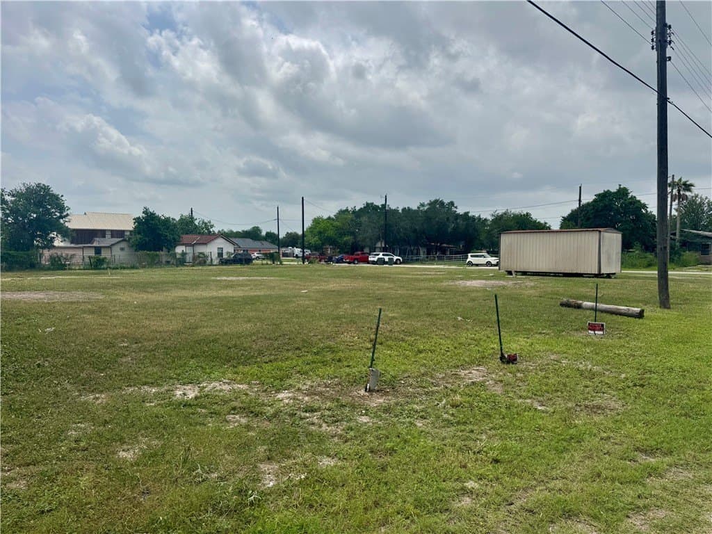 0.43 acres in Jim Wells County - photo 6