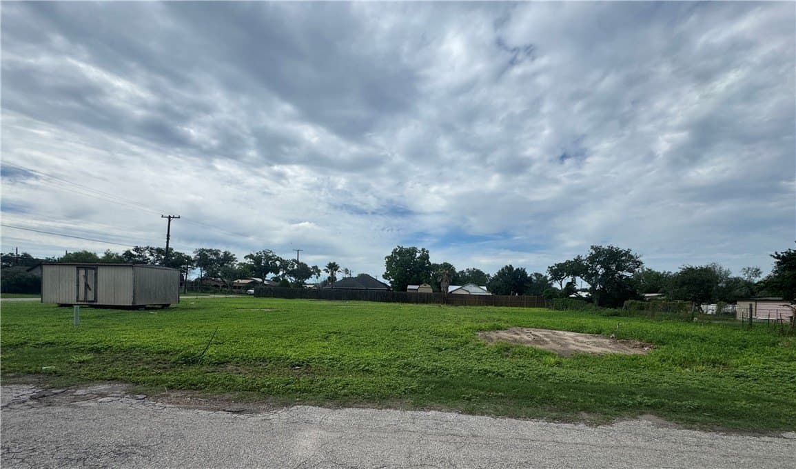 0.43 acres in Jim Wells County gallery image 2