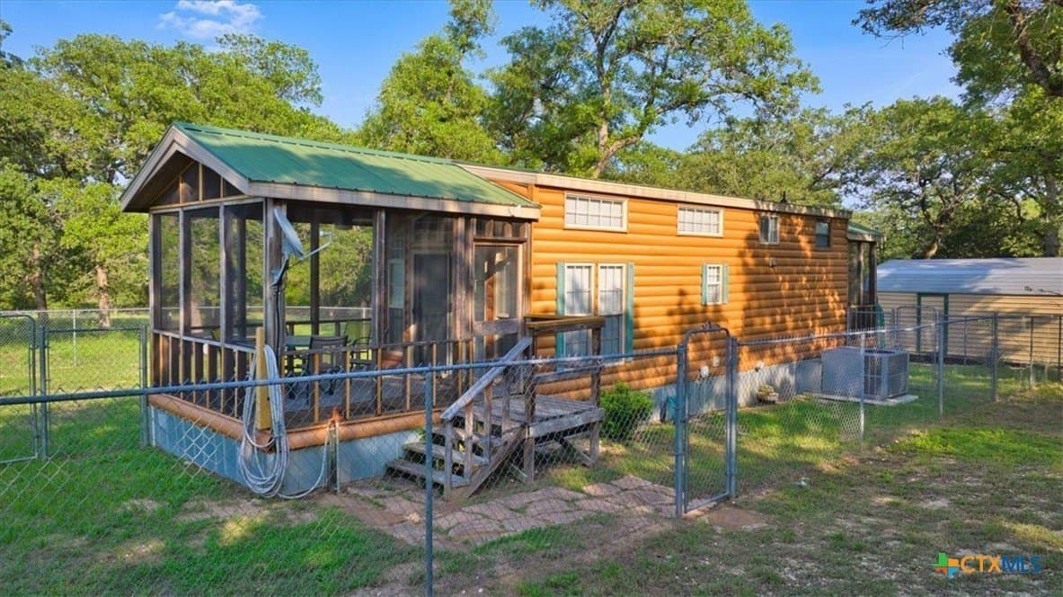 175.72 acres in Williamson County - photo 9