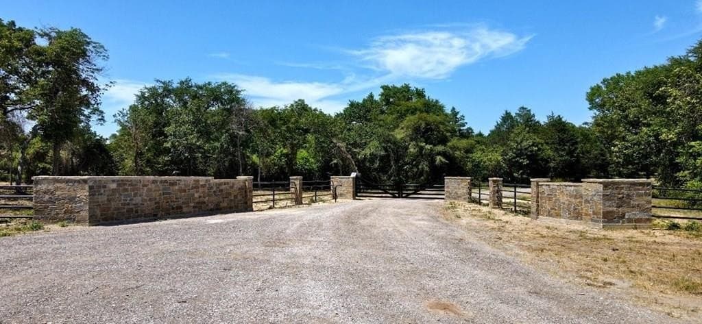 36.97 acres in Henderson County