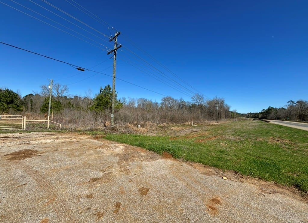 10.69 acres in Texas County gallery image 3