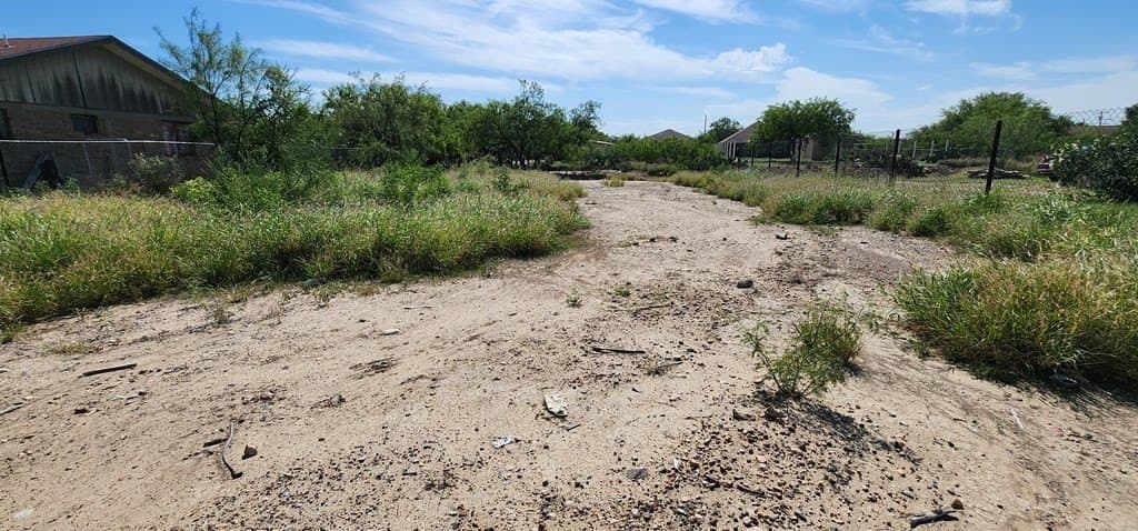 0.15 acres in Maverick County gallery image 3