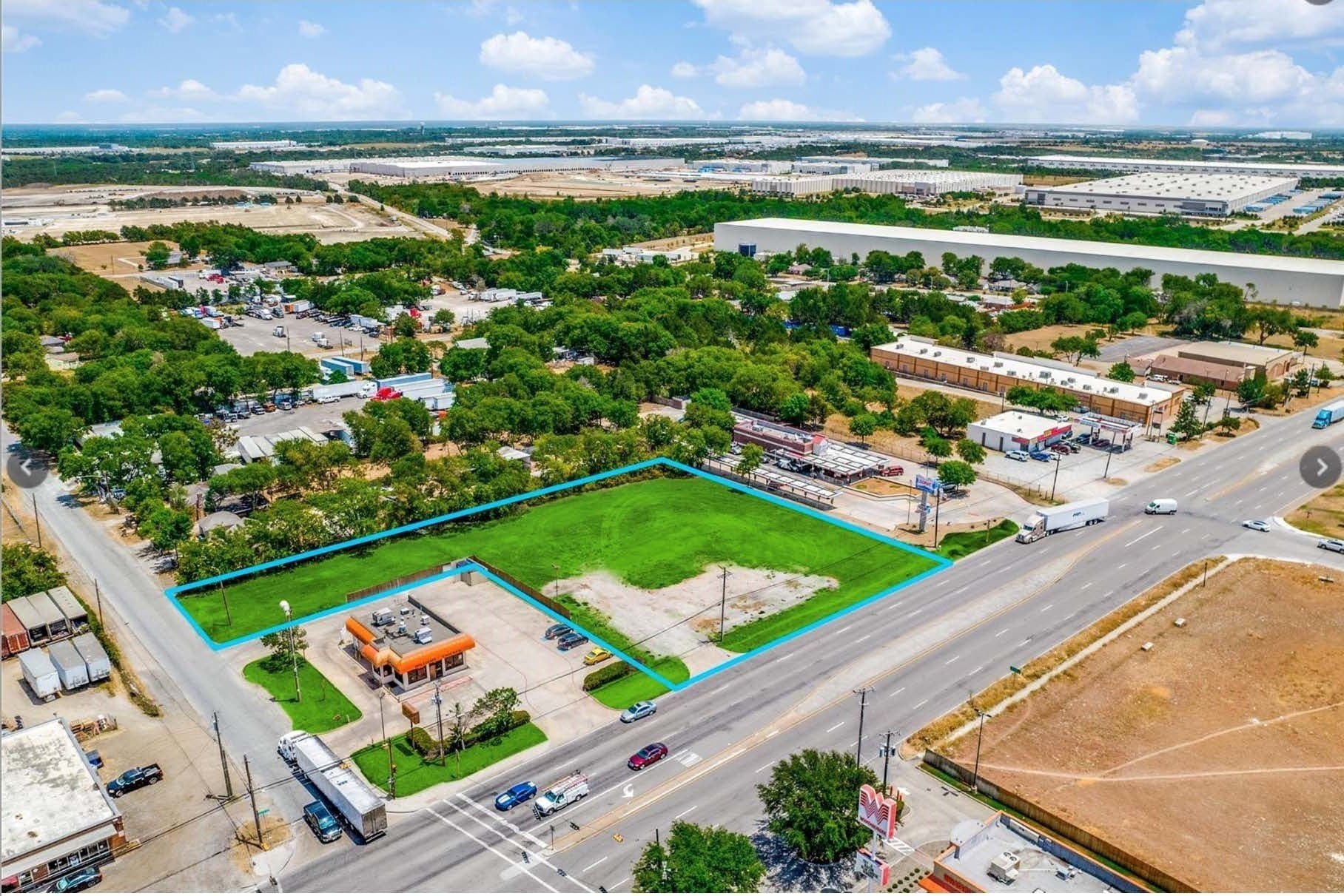 1.16 acres in Dallas County gallery image 3