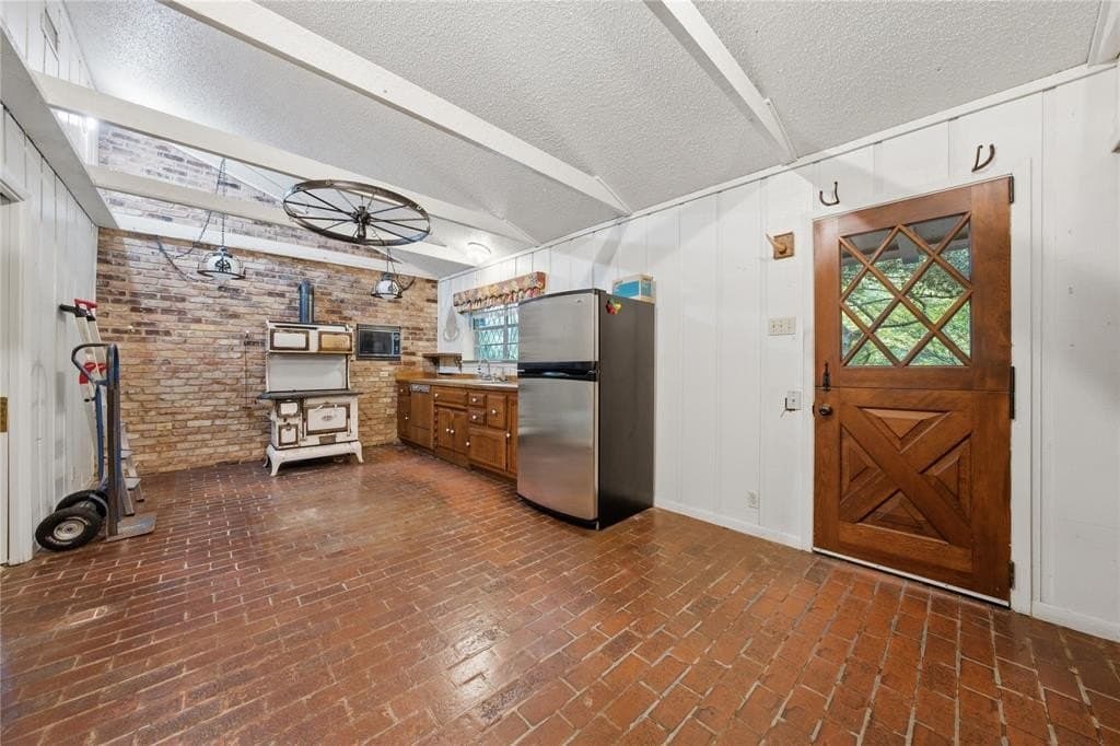 66.7 acres in Henderson County gallery image 3