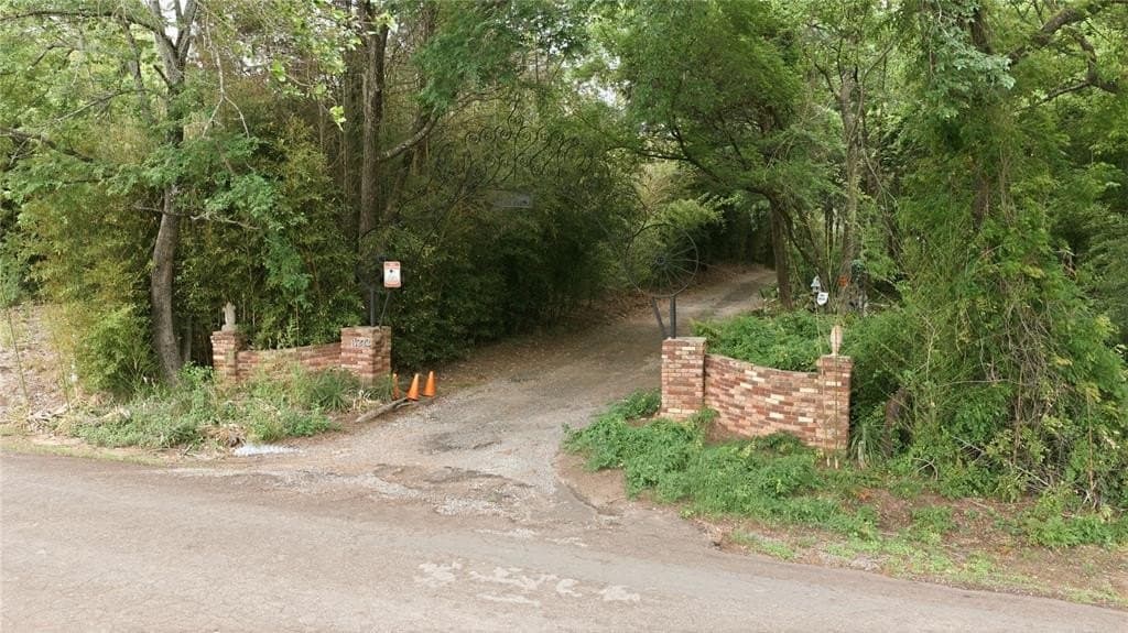 66.7 acres in Henderson County