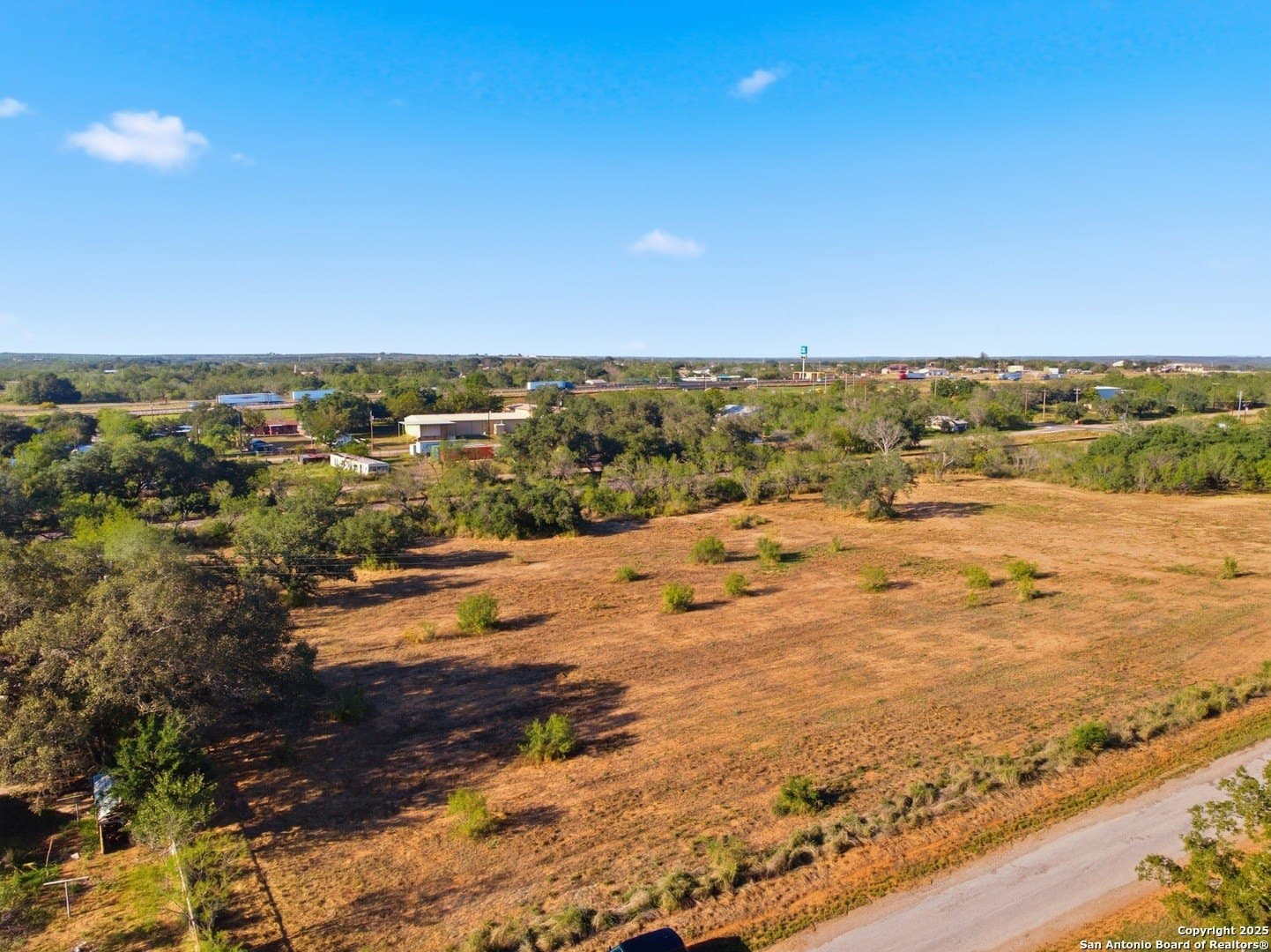 4.66 acres in Frio County gallery image 3