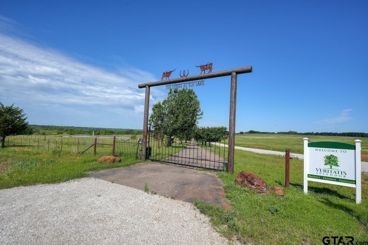 1.62 acres in Smith County gallery image 2