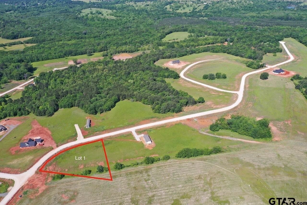 1.62 acres in Smith County gallery image 3