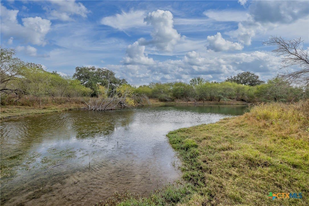 30.75 acres in Goliad County