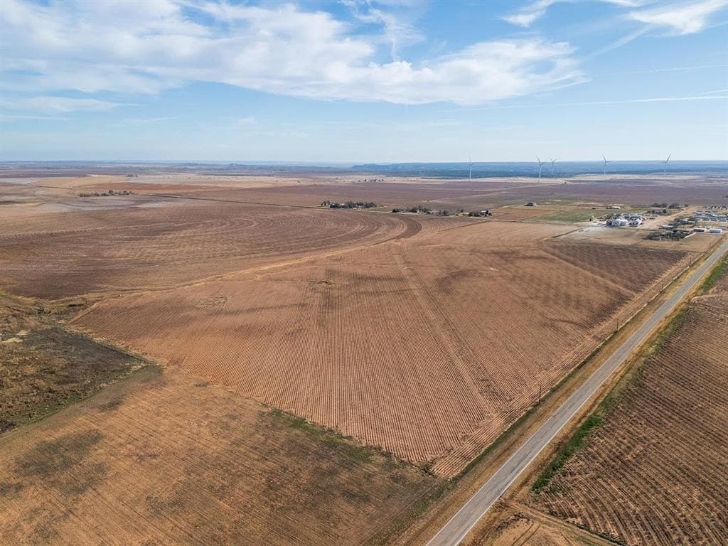 8 acres in Lynn County featured view