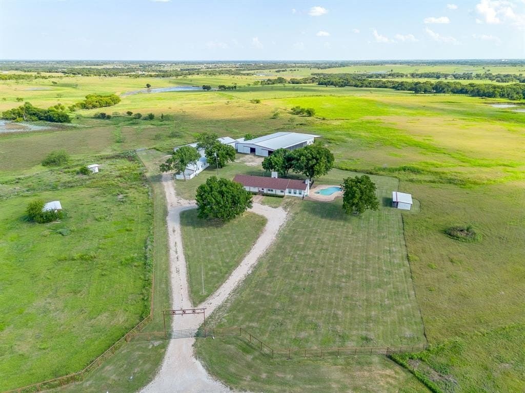 41.27 acres in Ellis County
