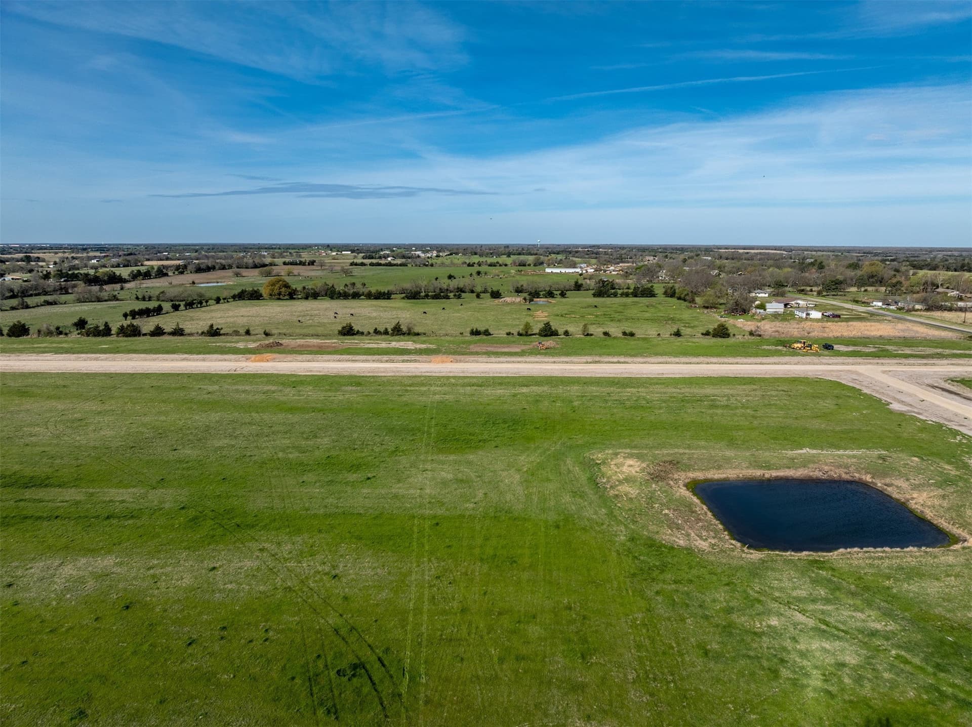 0.96 acres in Lamar County - photo 4