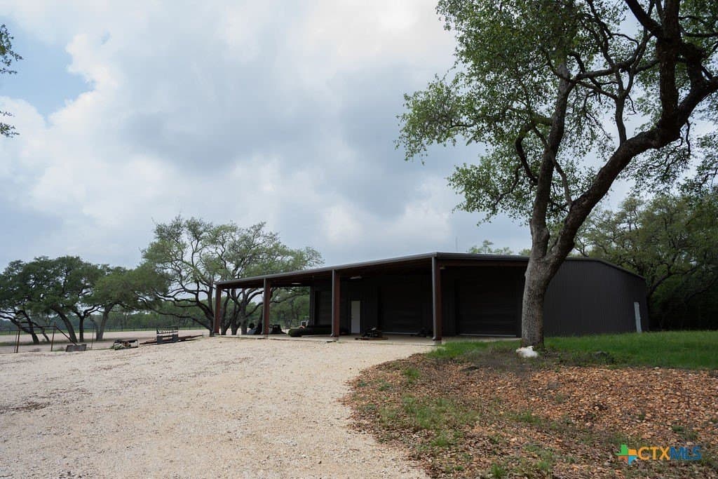 21 acres in Comal County - photo 11