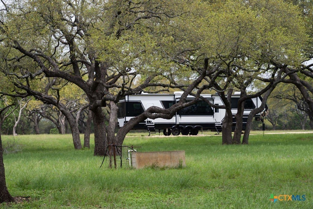21 acres in Comal County gallery image 2