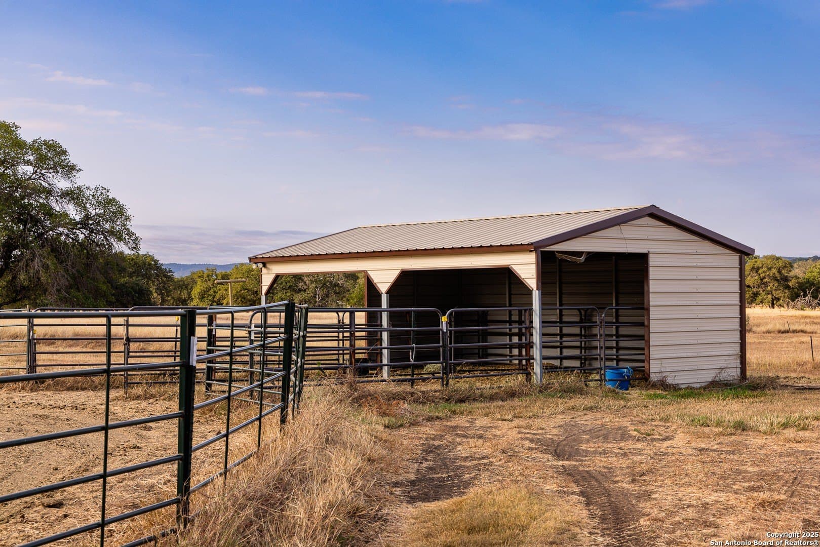 17.65 acres in Bandera County - photo 33