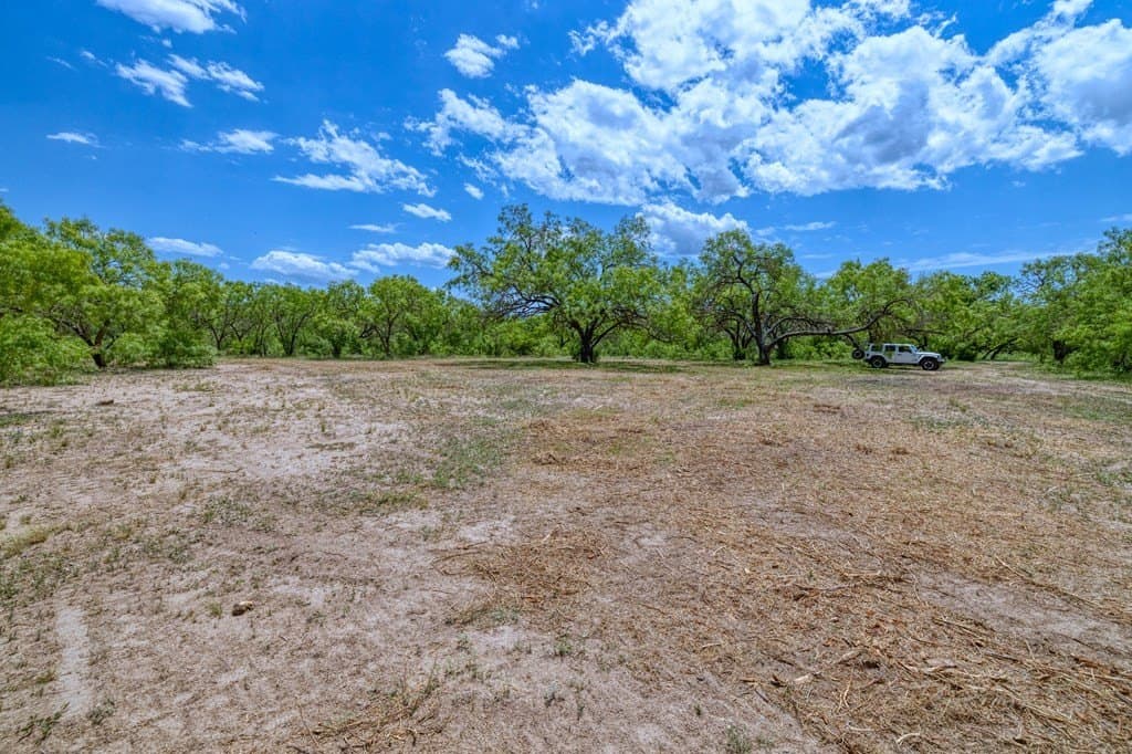 5.16 acres in Real County - photo 9