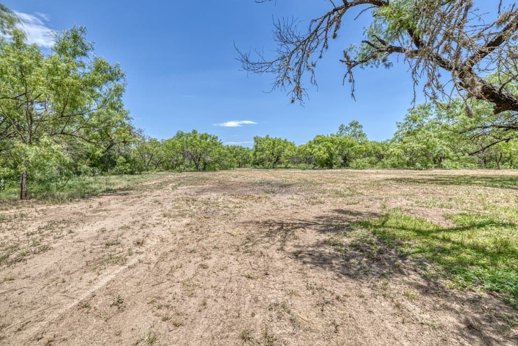 5.16 acres in Real County gallery image 3