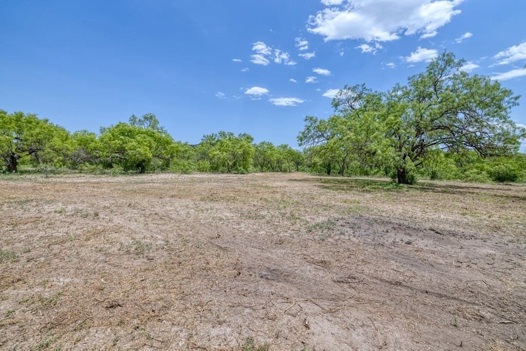 5.16 acres in Real County - photo 6
