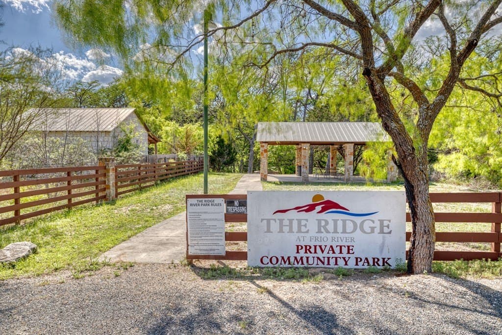 5.16 acres in Real County - photo 10