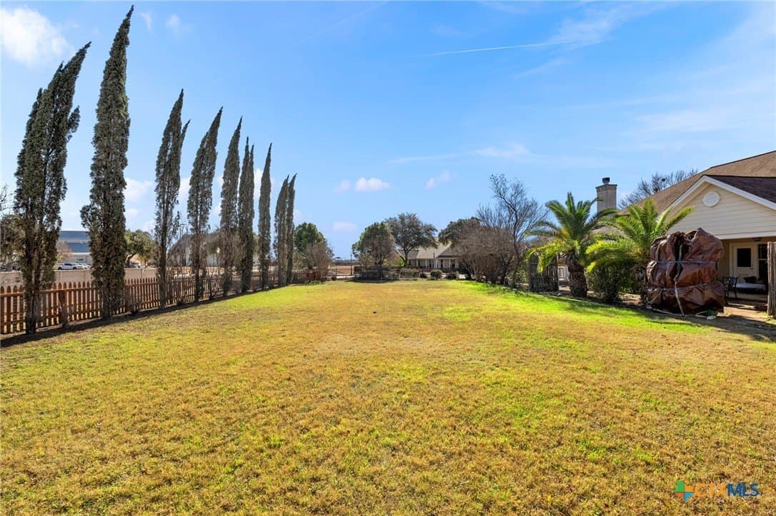 0.2 acres in Comal County - photo 15