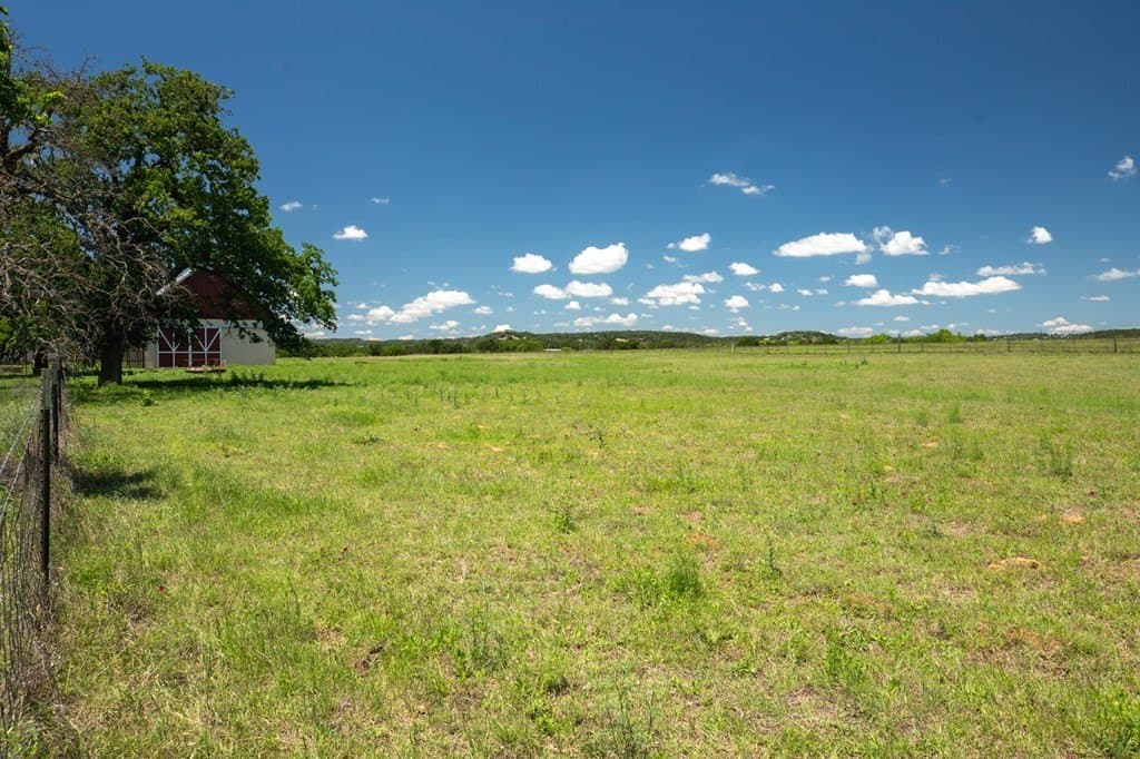 10.18 acres in Gillespie County - photo 4