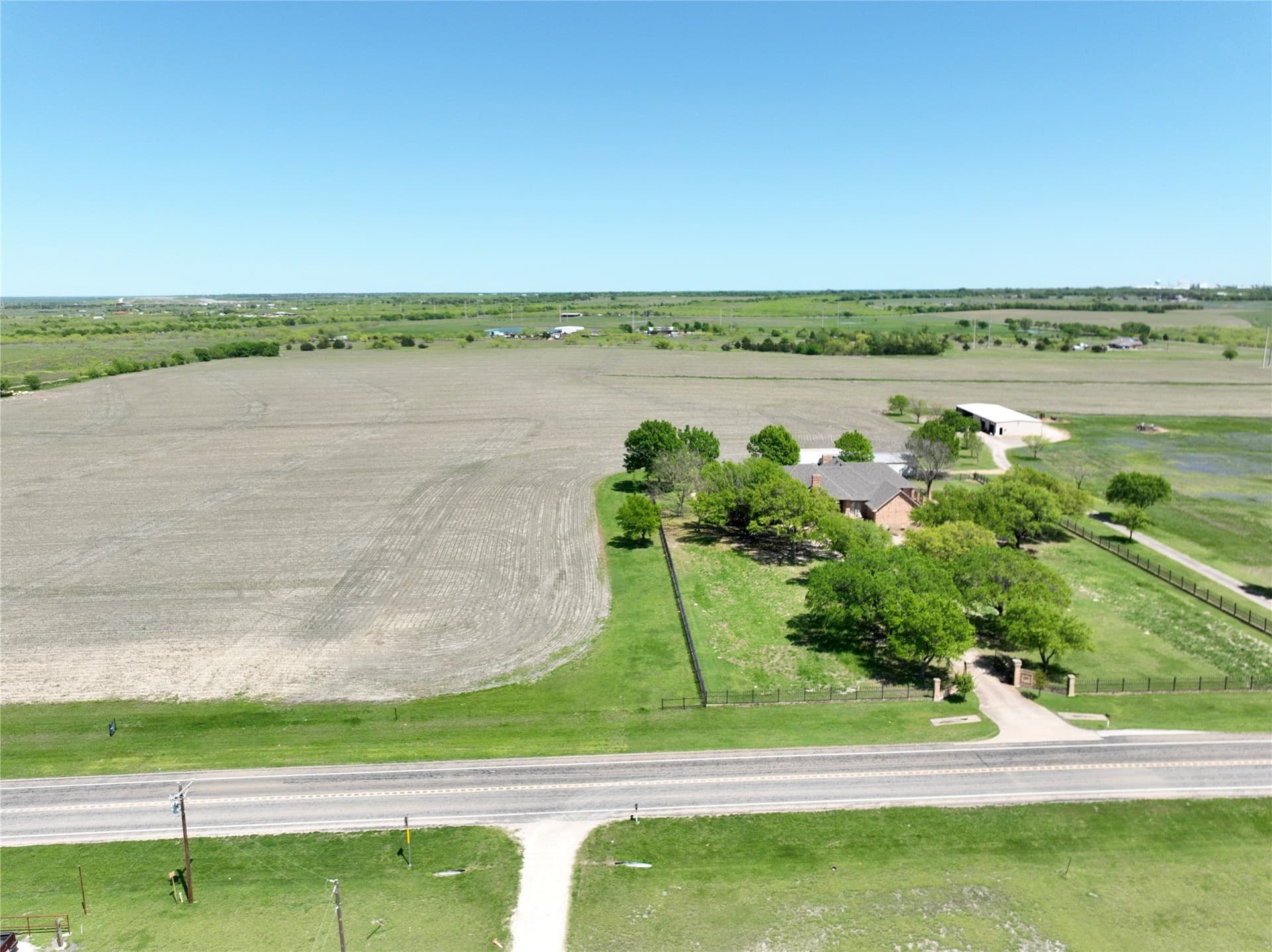 11.57 acres in Ellis County - photo 2