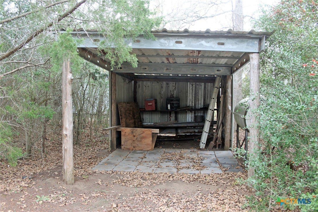 5.62 acres in Caldwell County gallery image 2