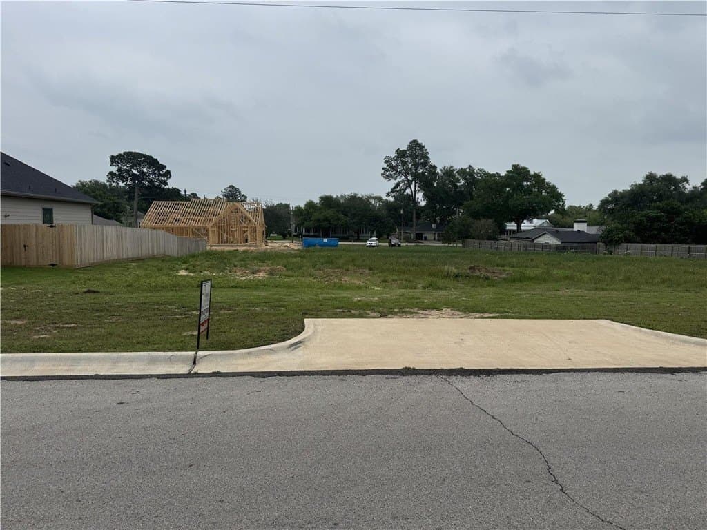 0.24 acres in AUSTIN County