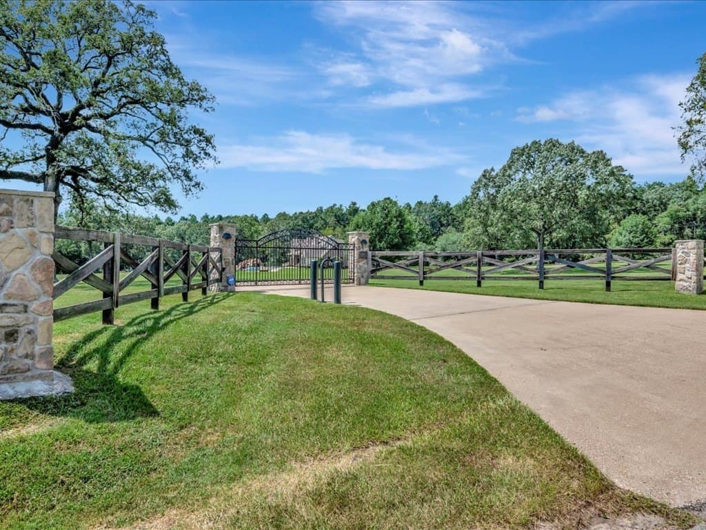 202.85 acres in Texas County featured view