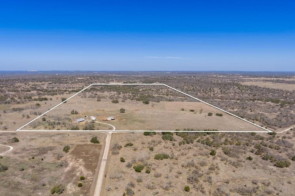 174.85 acres in Gillespie County