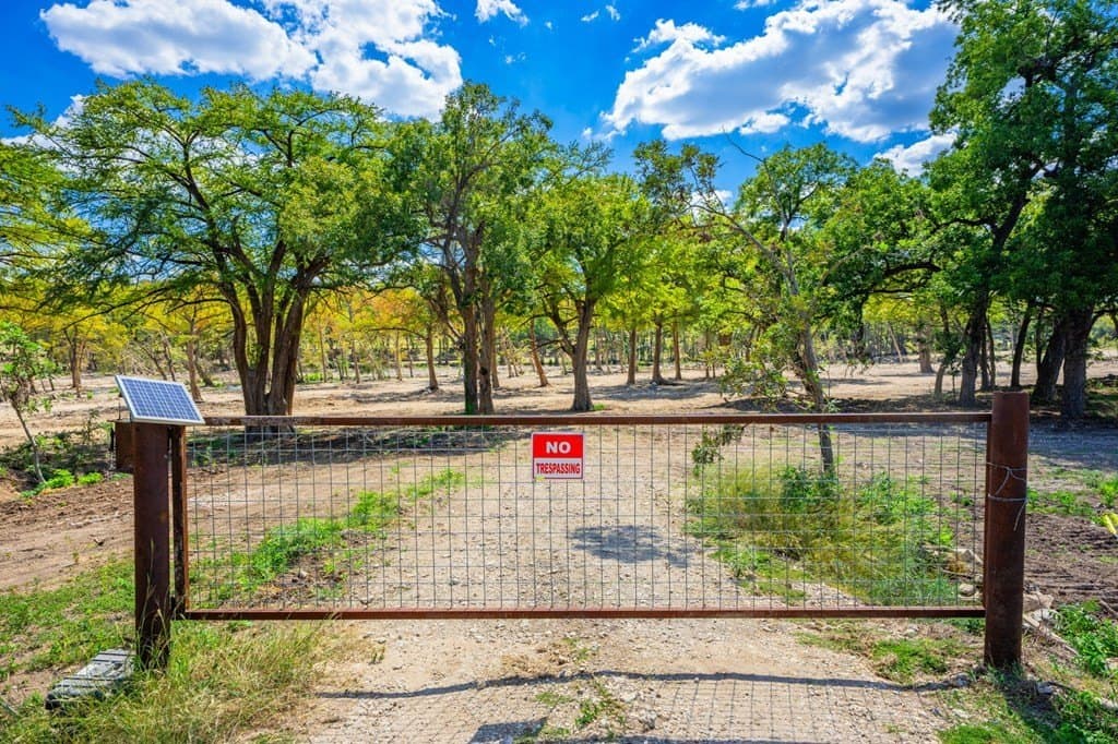 1.29 acres in Kerr County gallery image 3