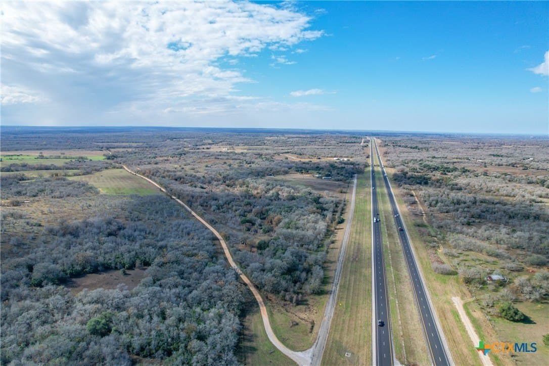 10.1 acres in Gonzales County gallery image 4