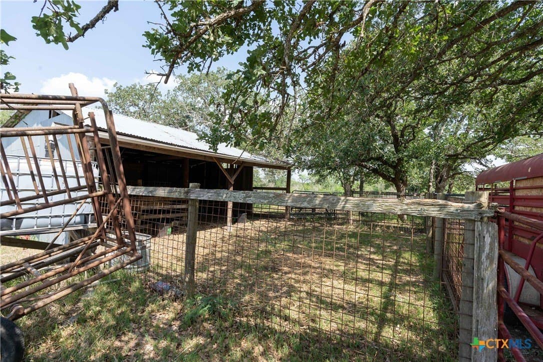72.92 acres in Guadalupe County - photo 20