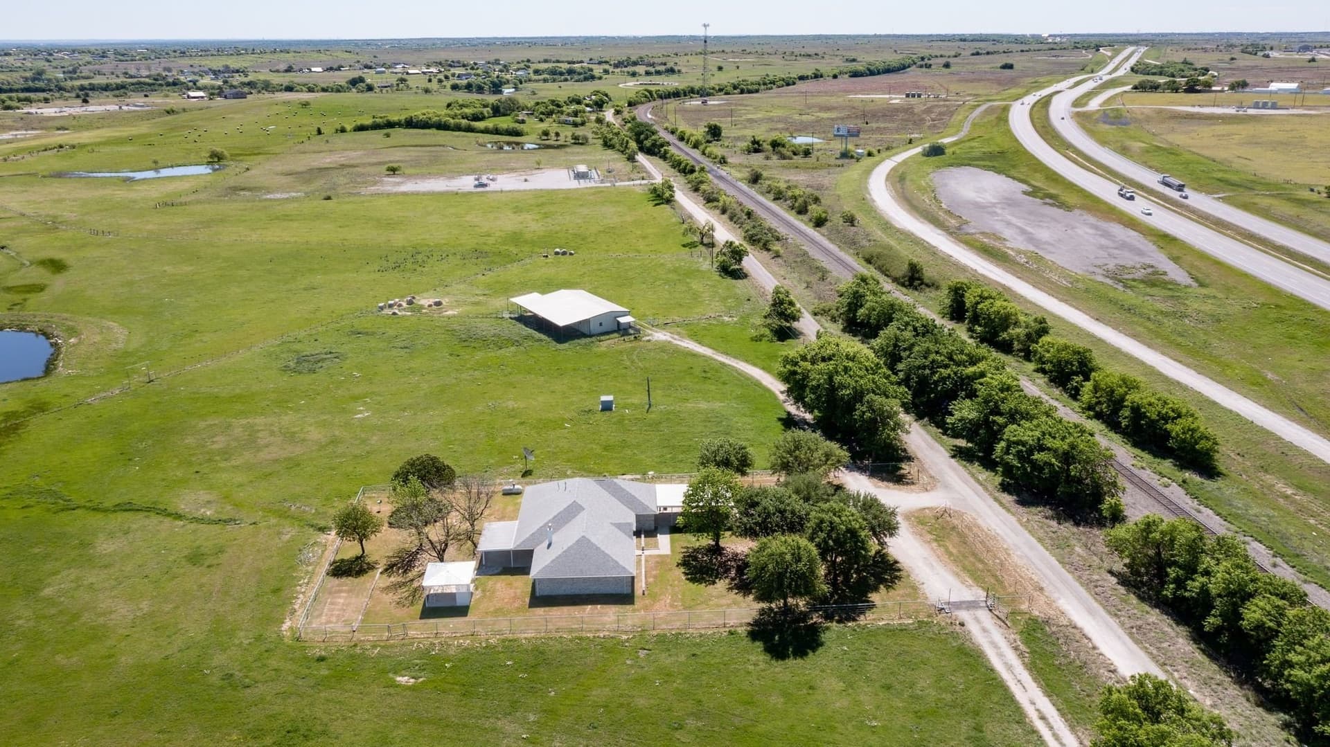 181.57 acres in Wise County - photo 4