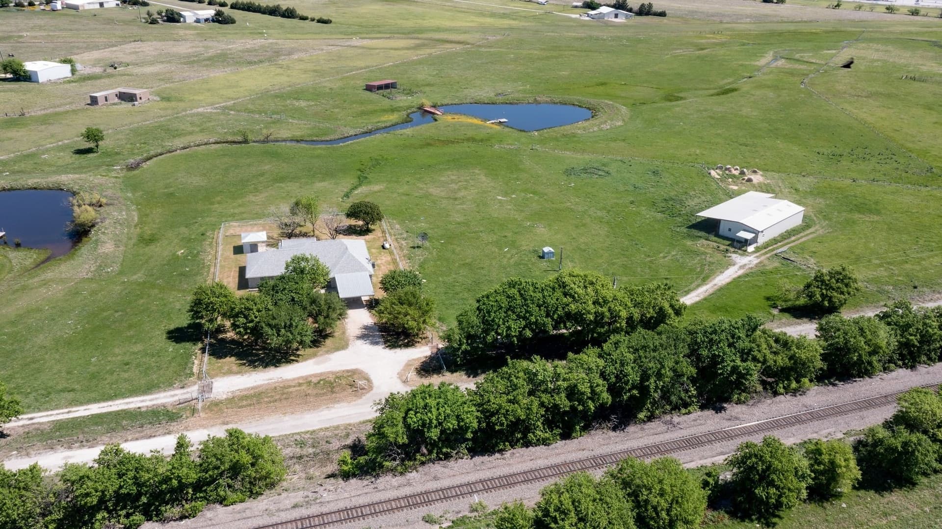 181.57 acres in Wise County - photo 3