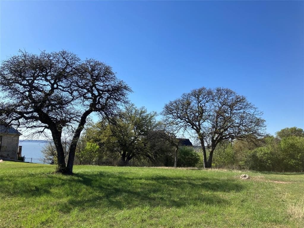 0.38 acres in Hill County gallery image 3