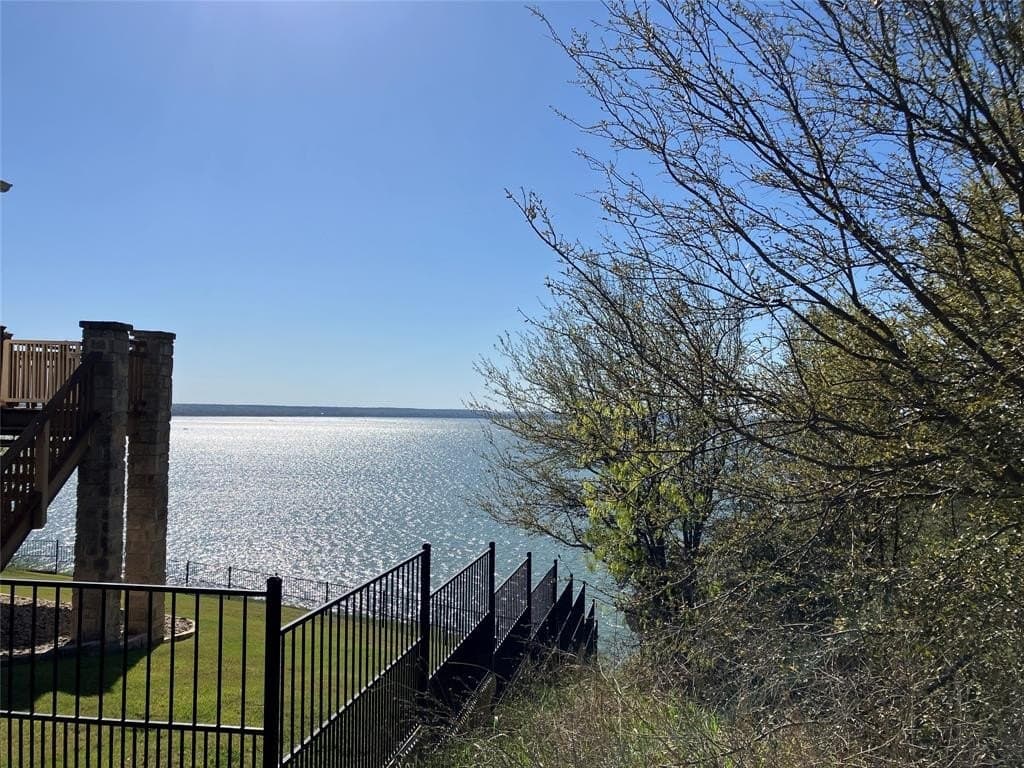 0.38 acres in Hill County