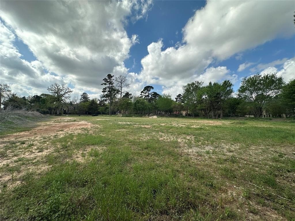 1.65 acres in Smith County gallery image 4