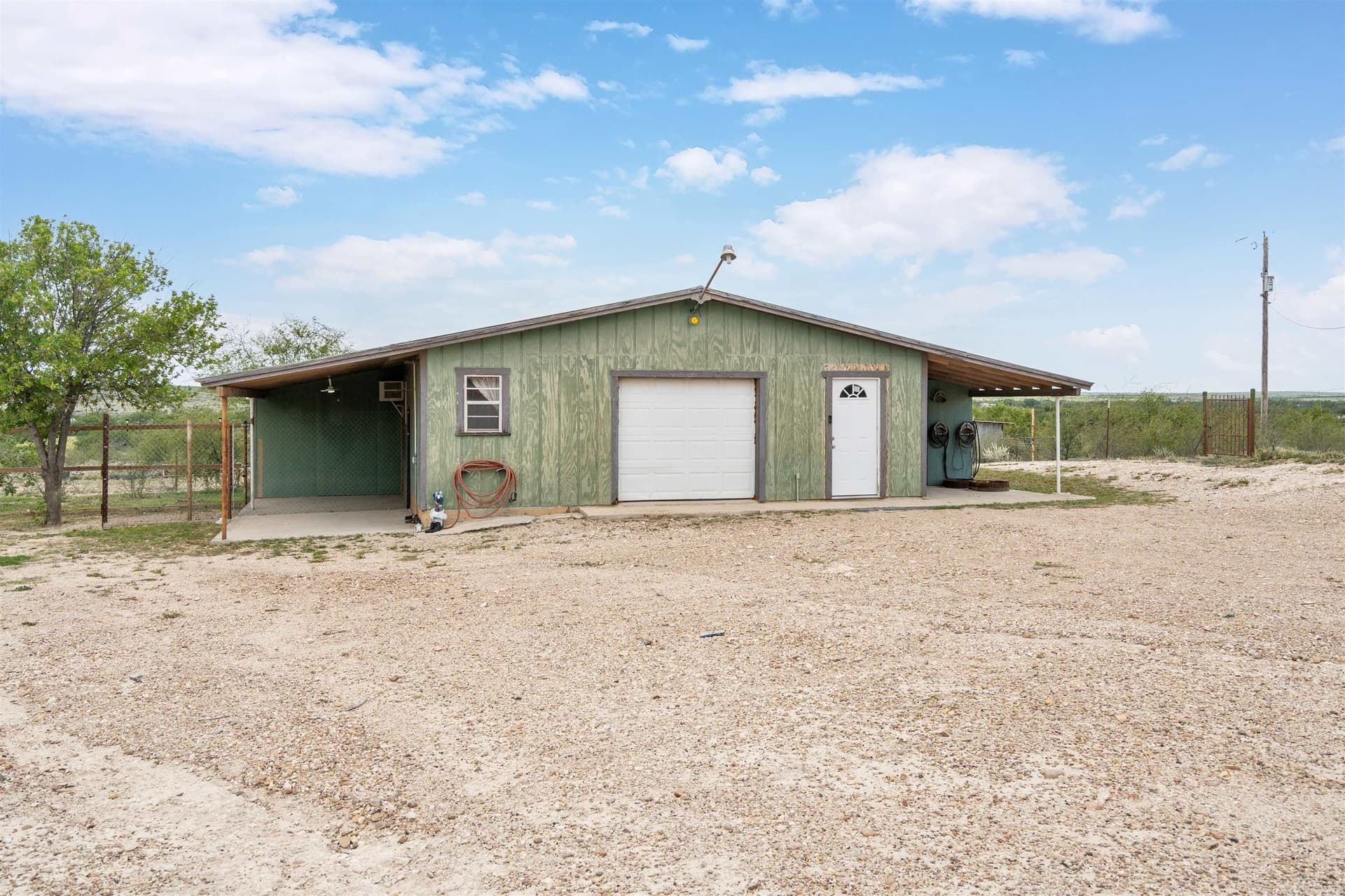 14.72 acres in Val Verde County - photo 35