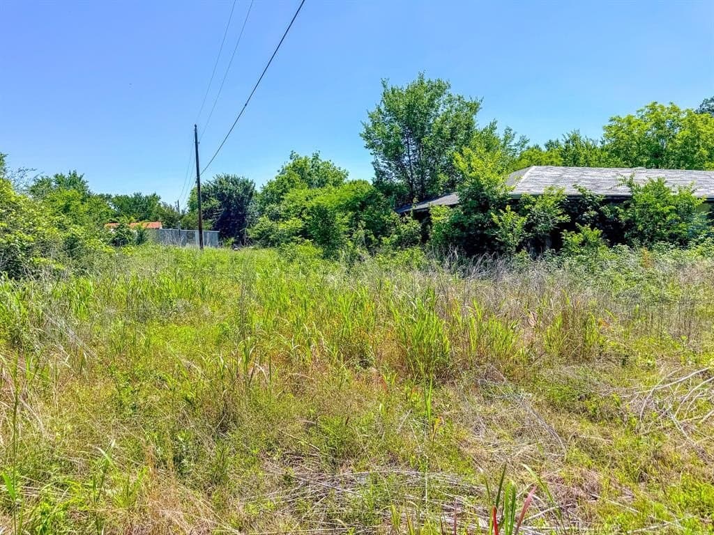 1.05 acres in Navarro County gallery image 3