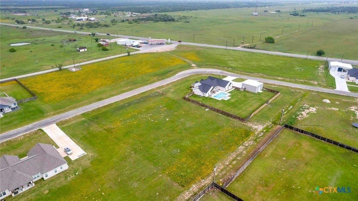 1.09 acres in Victoria County gallery image 3